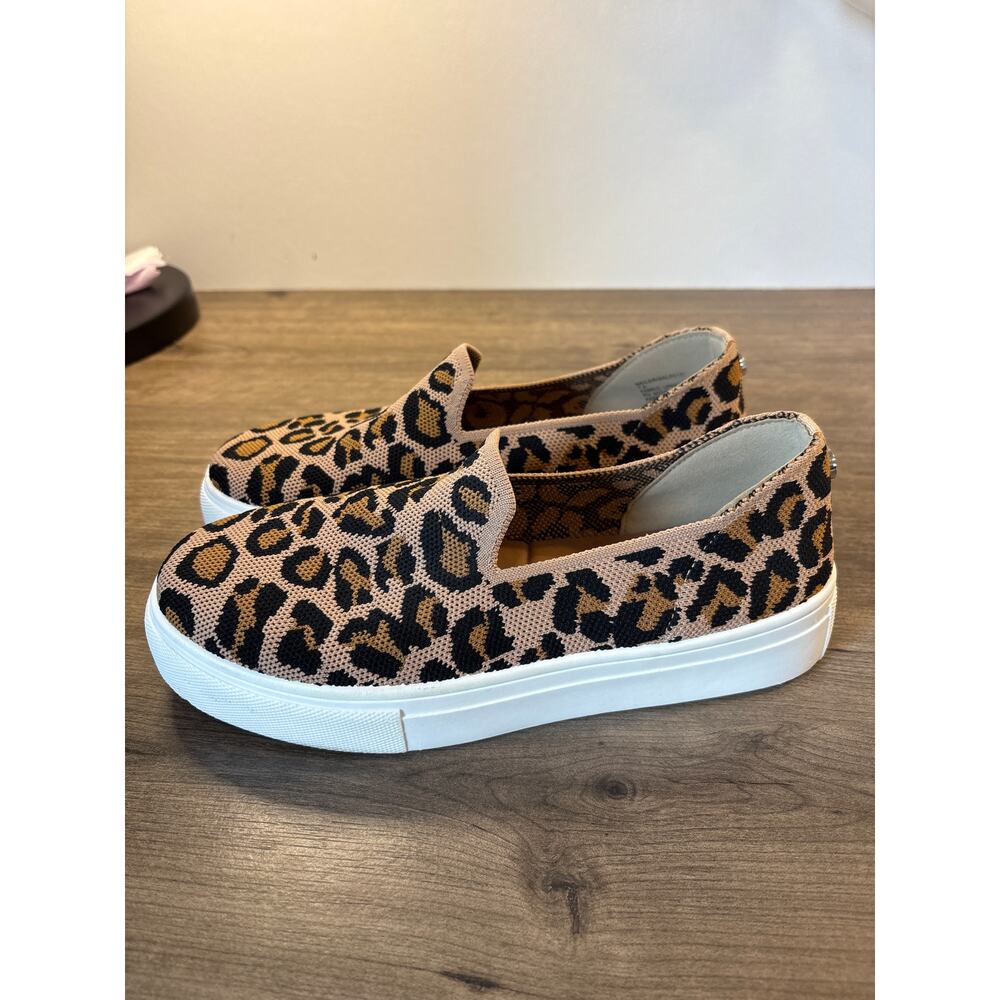 Womens Steve Madden Tan Black Leopard Print Slip On Sneakers Shoes Flats Sz 7.5 - Picture 2 of 9
